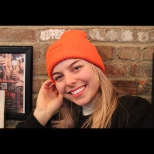 Meet your Posher, Madeline